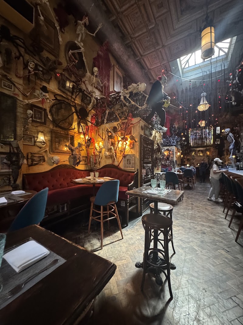 Lillie's Victorian Establishment